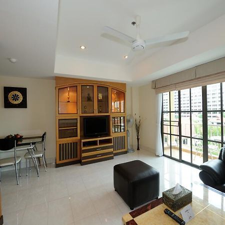 Royal Park Apartments Haat Jomtien Eksteriør bilde