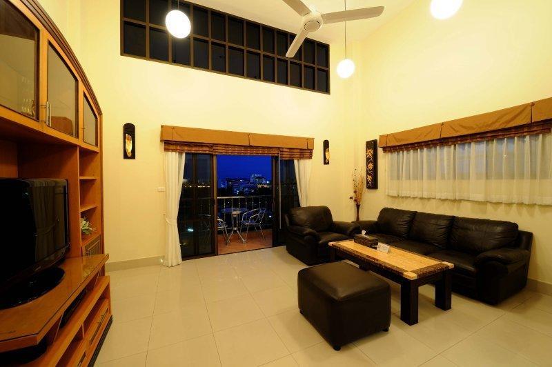 Royal Park Apartments Haat Jomtien Eksteriør bilde
