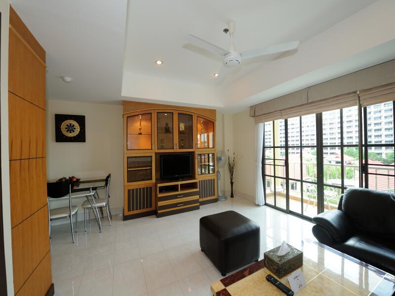 Royal Park Apartments Haat Jomtien Eksteriør bilde